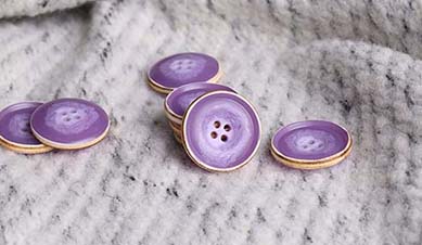 Resin Buttons VS Plastic Buttons: Understanding the Differences