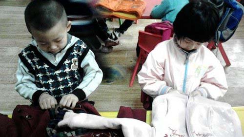 How Do Zippers Develop Children's Coordination?
