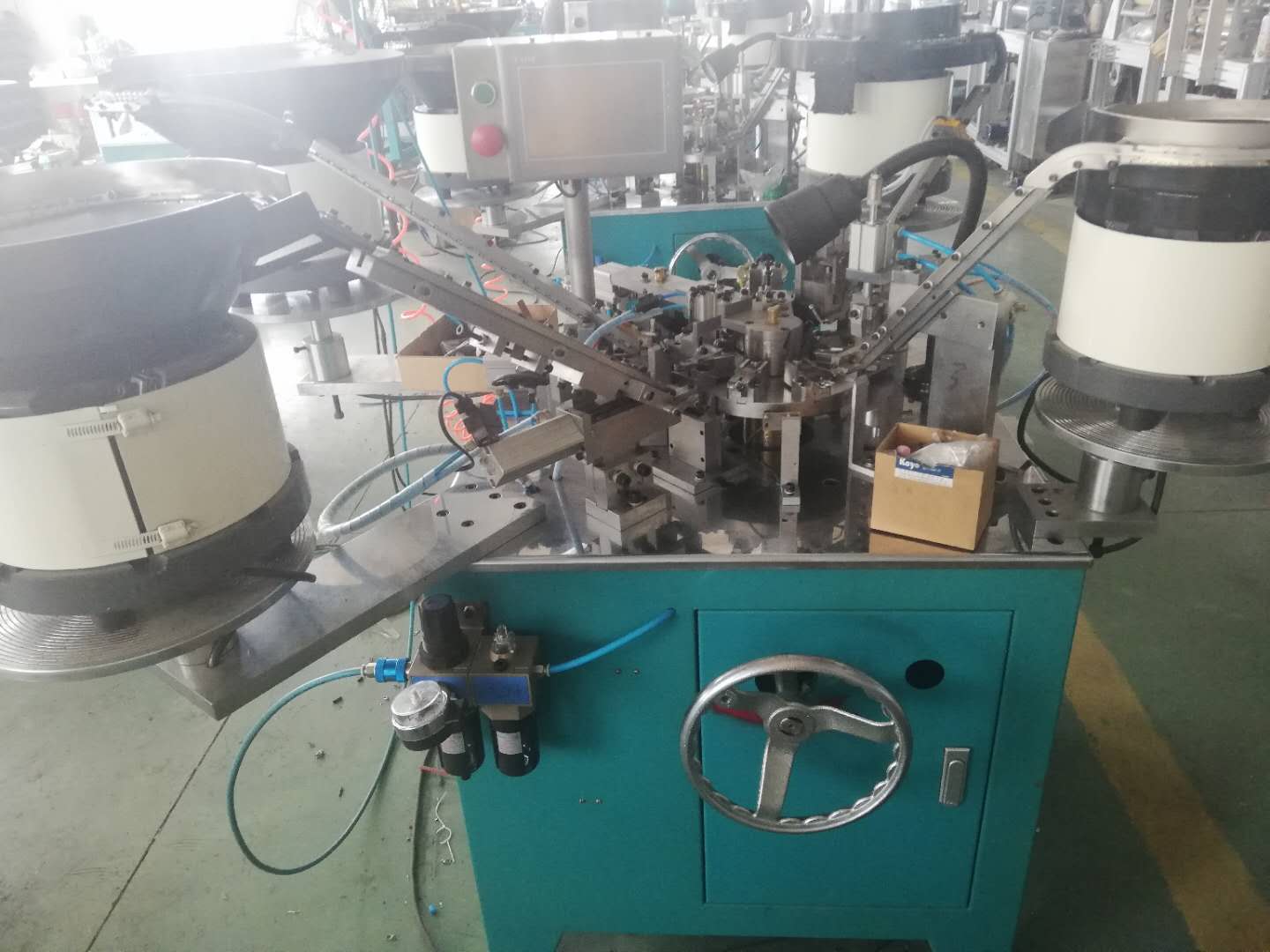 zipper slider assembly machine