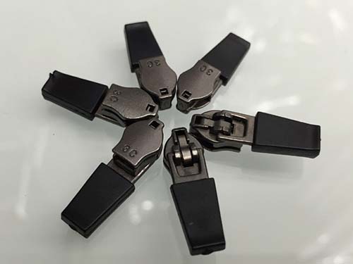 17-3.replacement zipper slider