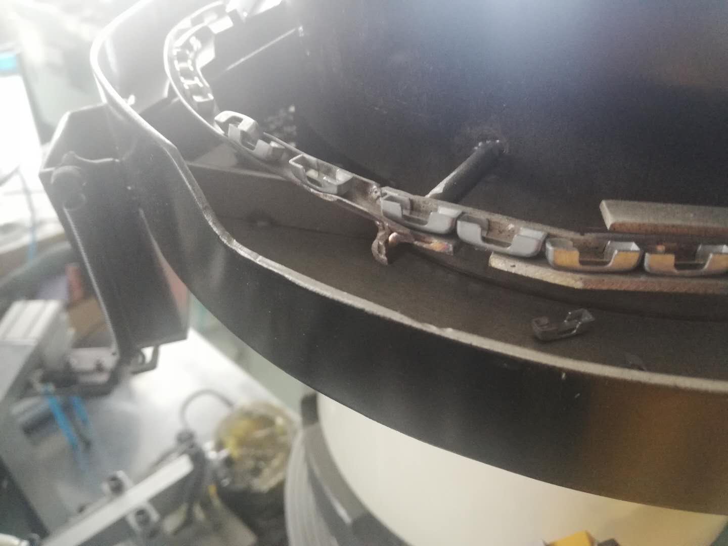 zipper slider assembly machine