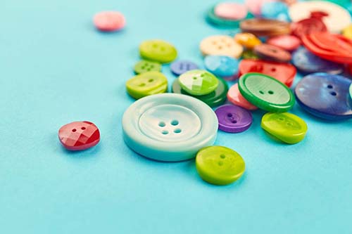 43-2-synthetic resin buttons